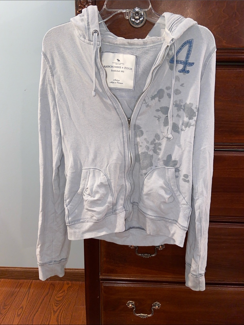 Abercrombie & Fitch, size M, gray